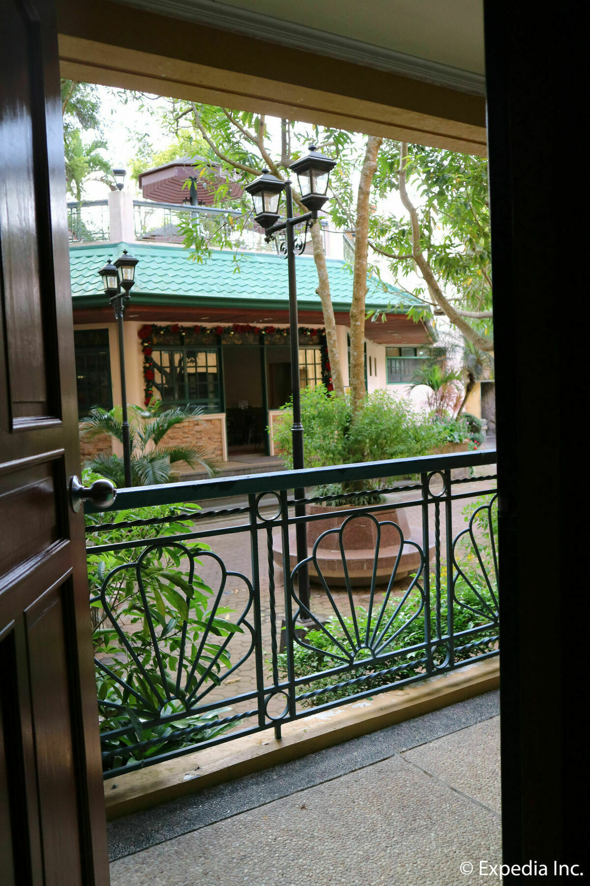 Sunrise Holiday Mansion Tagaytay City Exterior foto